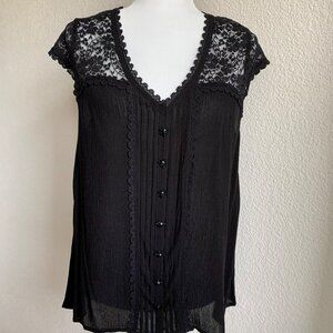 HOT TOPIC Black Victorian Lace Trim Skull Buttoned Top L NWT